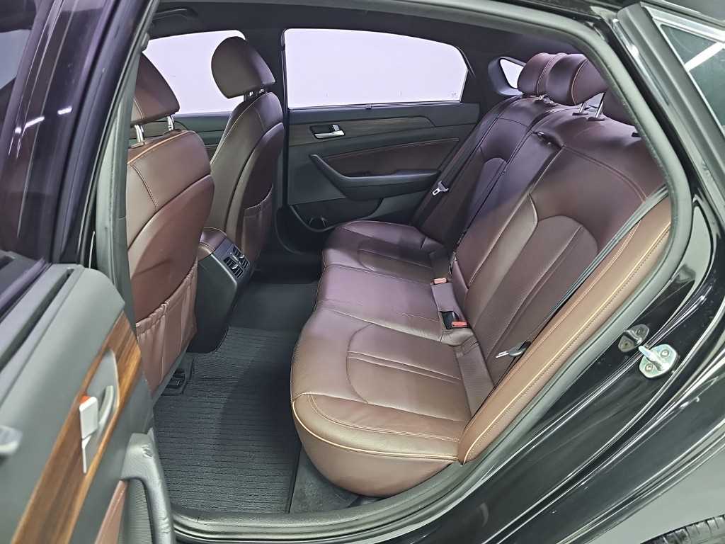 Hyundai Sonata — photo 12