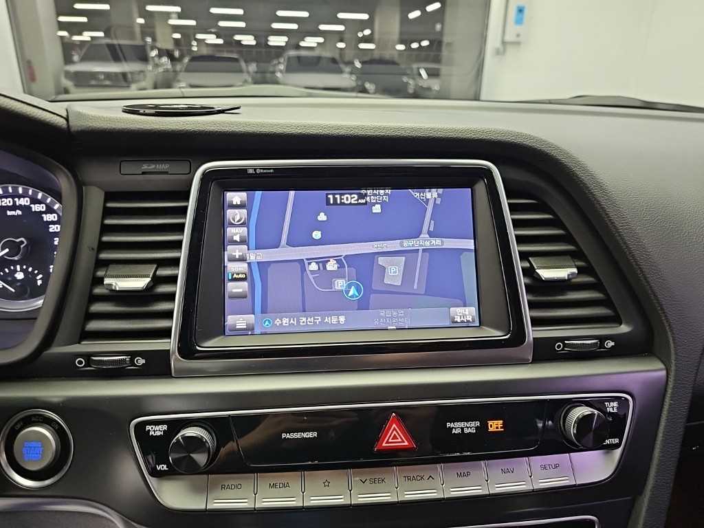Hyundai Sonata — photo 14