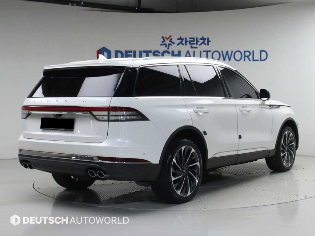 Lincoln Aviator — photo 02