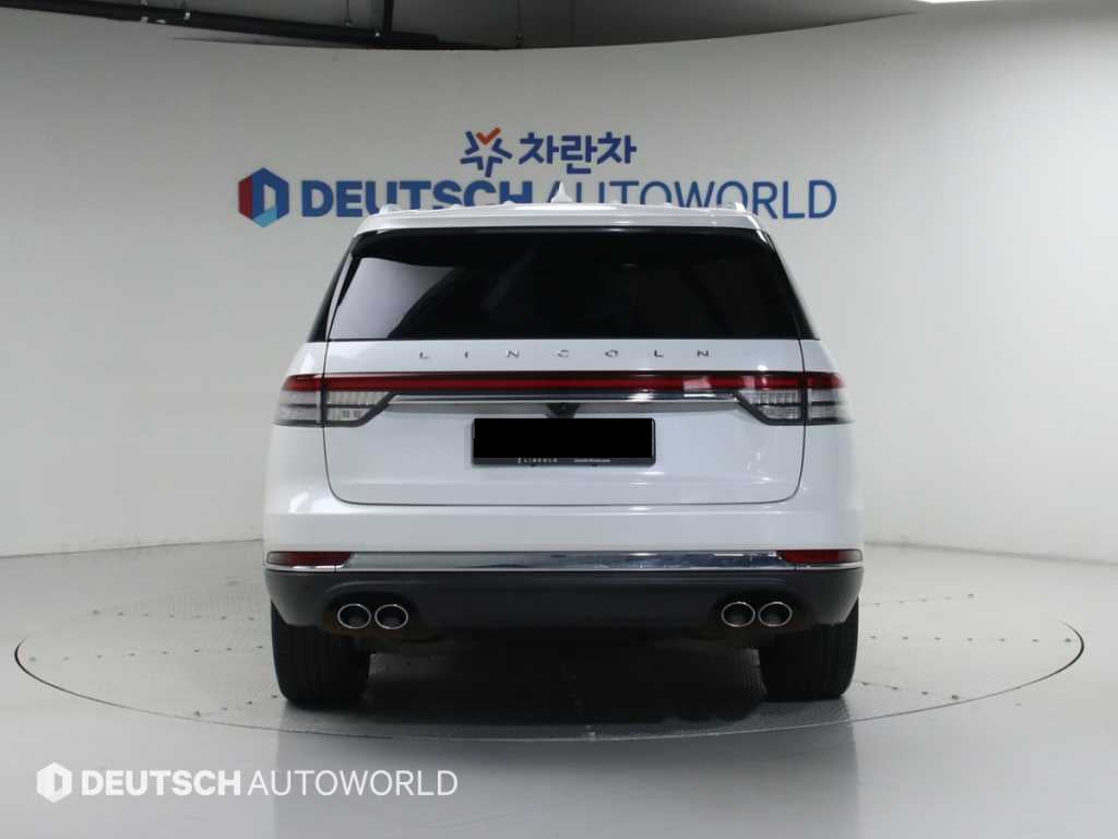 Lincoln Aviator — photo 04