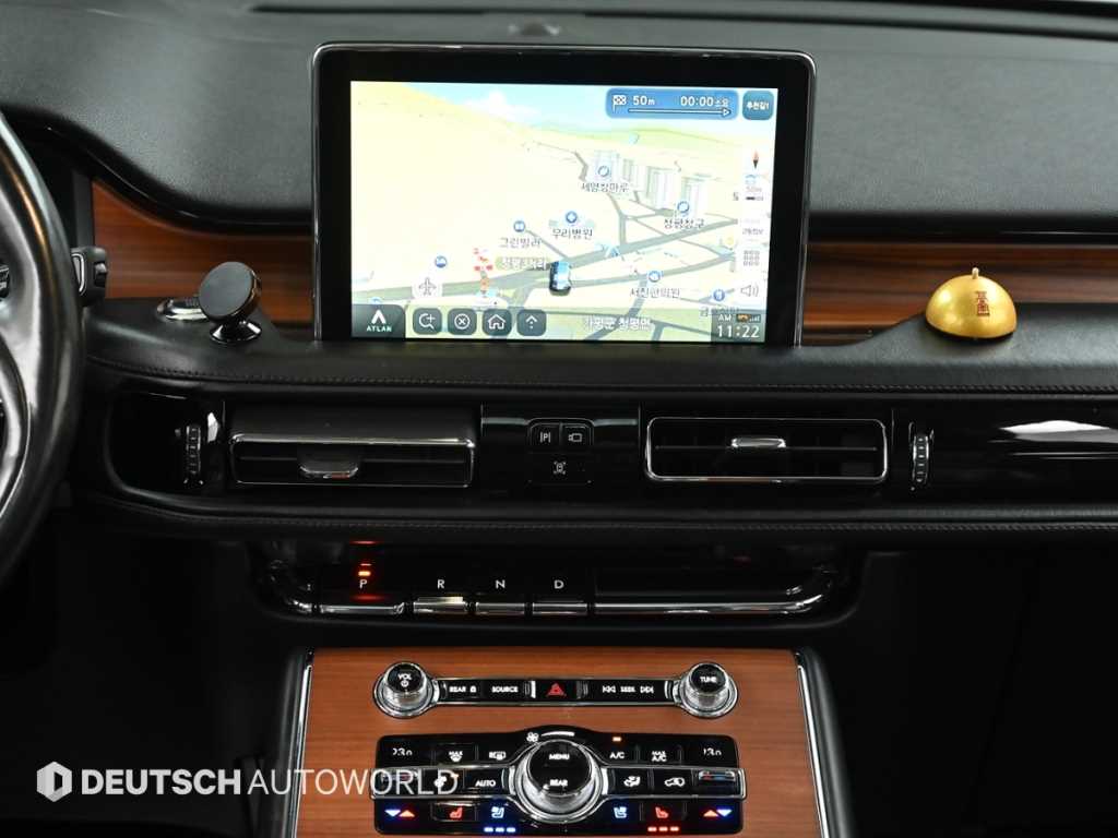 Lincoln Aviator — photo 14