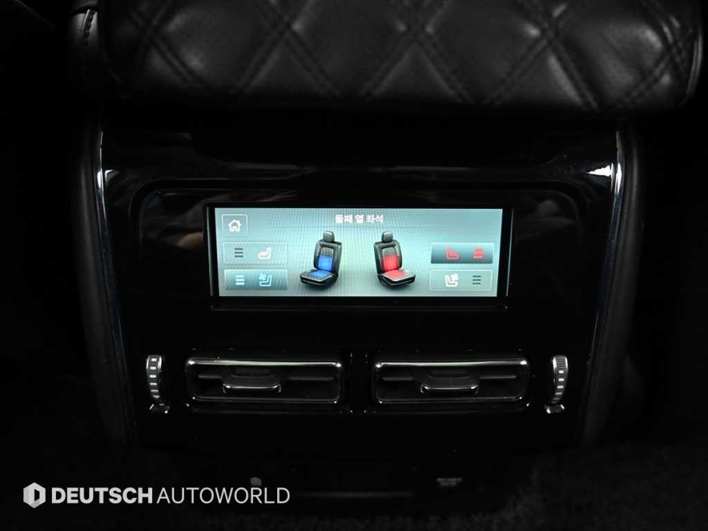 Lincoln Aviator — photo 16