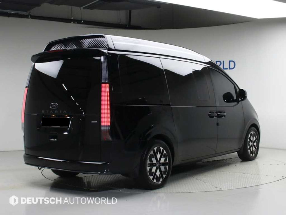 Hyundai Staria — photo 02