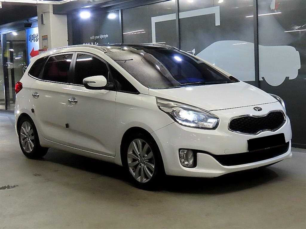 Kia Carens — photo 01