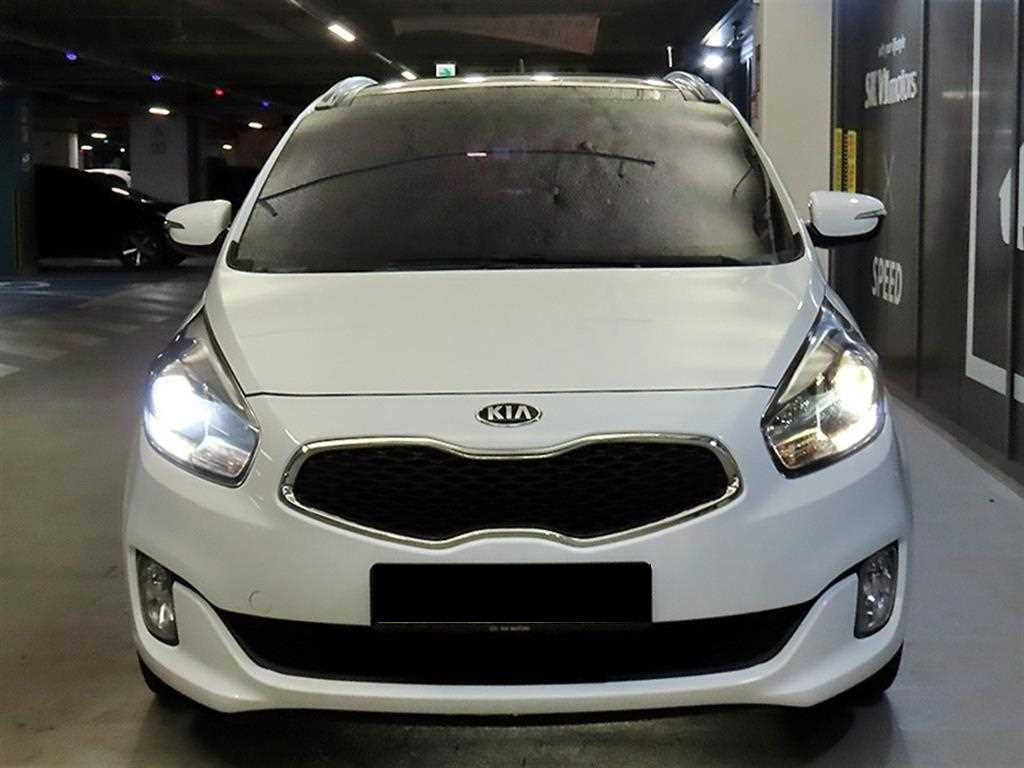 Kia Carens — photo 02