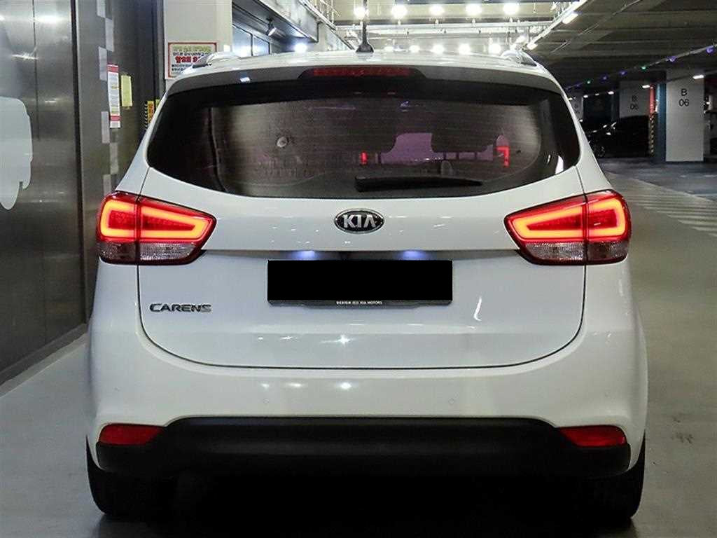 Kia Carens — photo 05