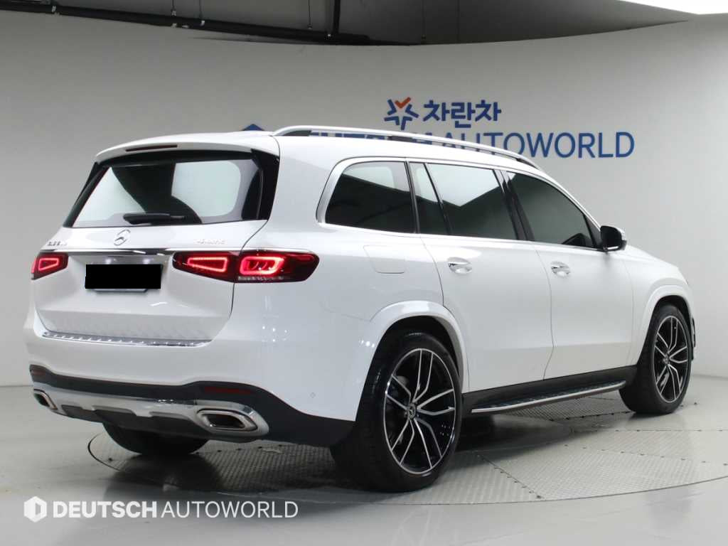 Mercedes-Benz GLS-Class — photo 02