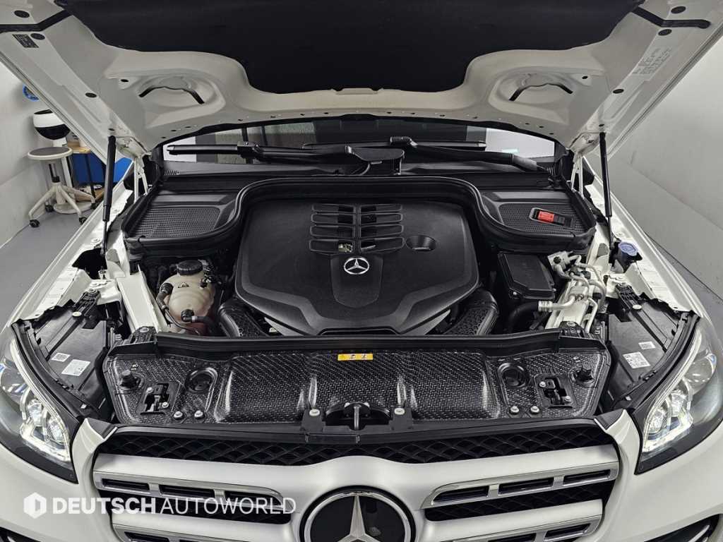 Mercedes-Benz GLS-Class — photo 06