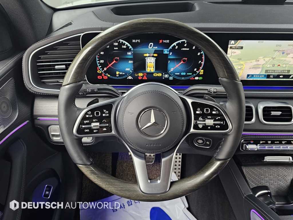 Mercedes-Benz GLS-Class — photo 13
