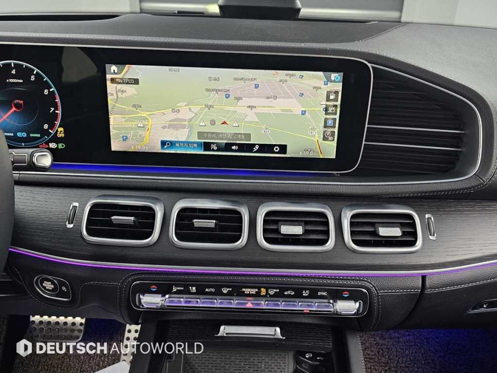 Mercedes-Benz GLS-Class — photo 14