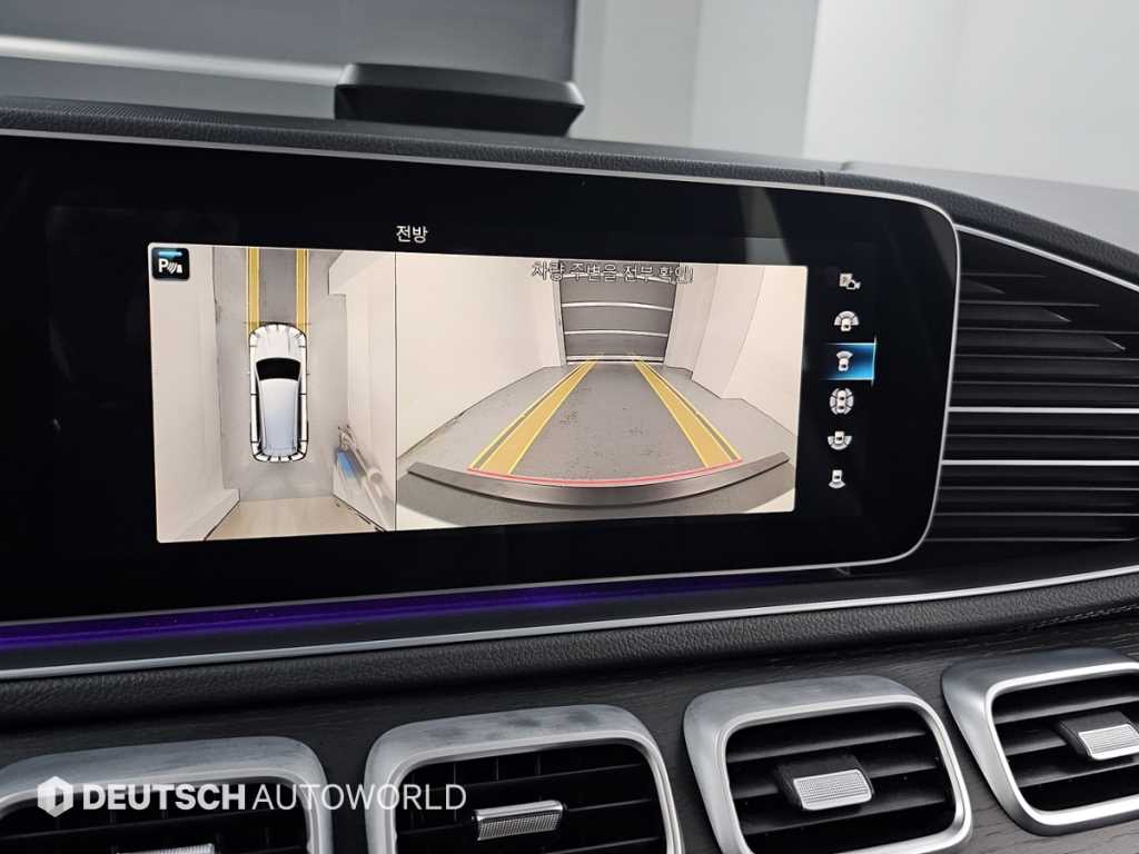Mercedes-Benz GLS-Class — photo 15
