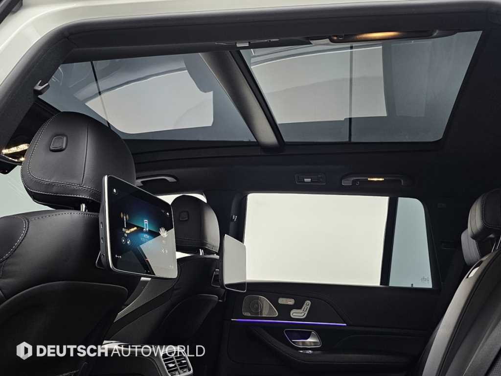 Mercedes-Benz GLS-Class — photo 18