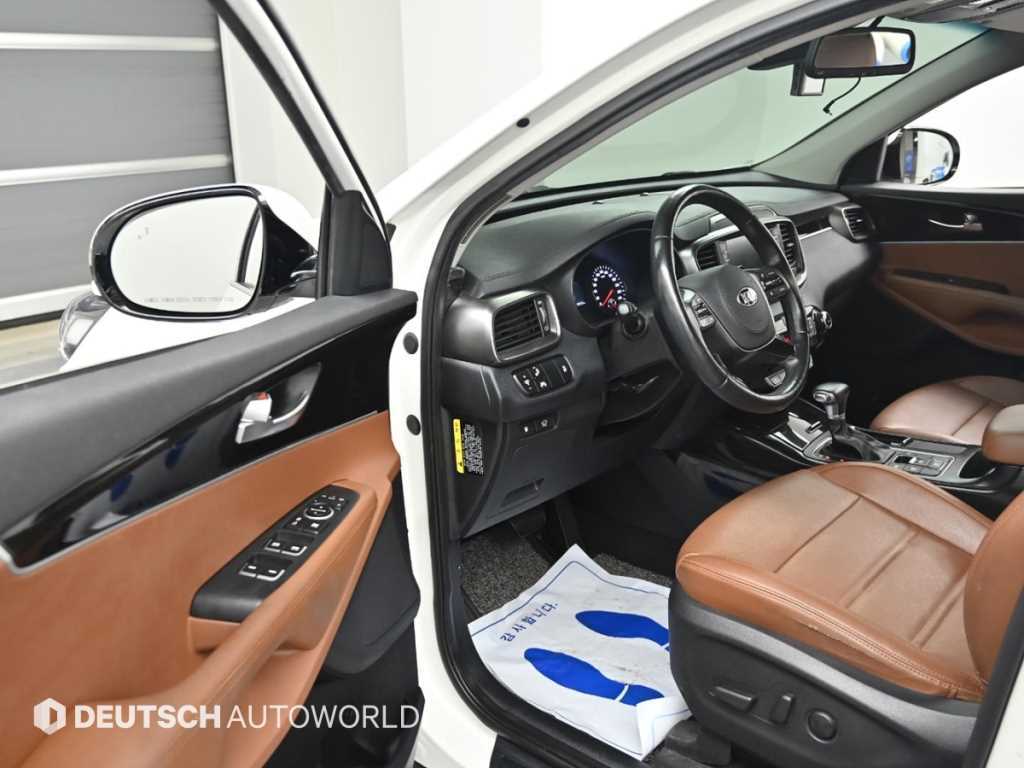 Kia Sorento — photo 11