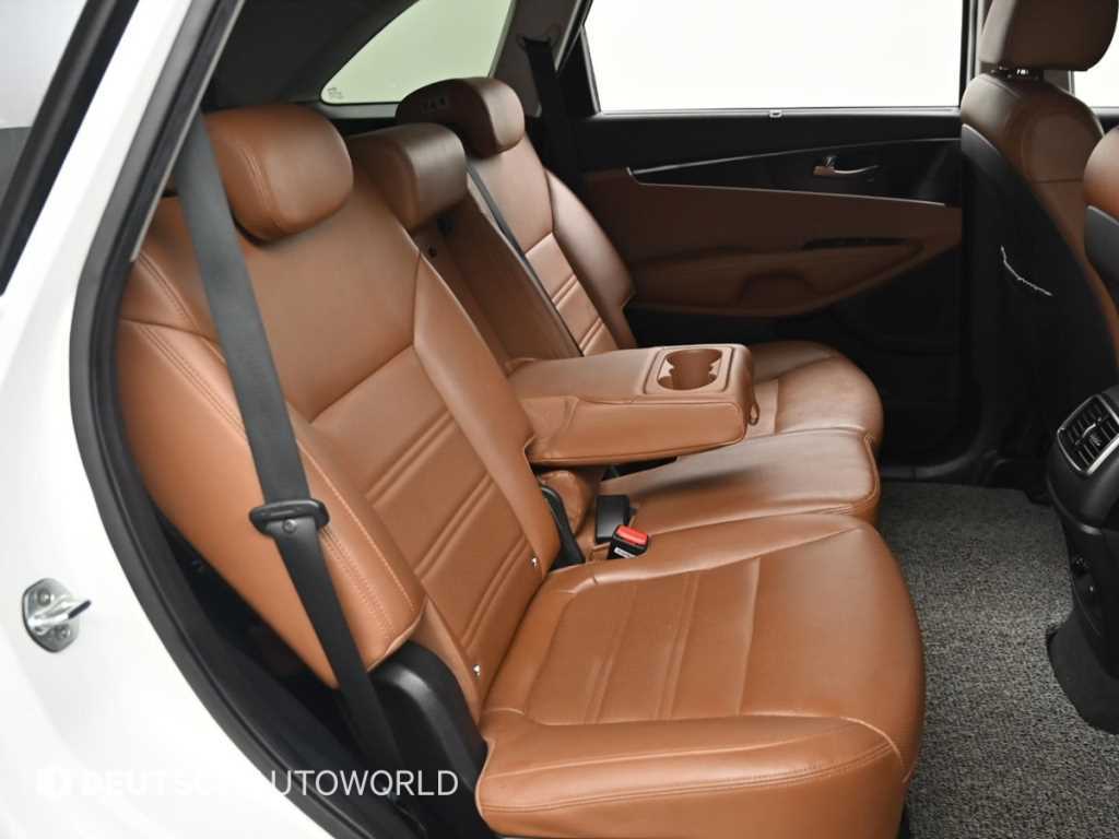 Kia Sorento — photo 12