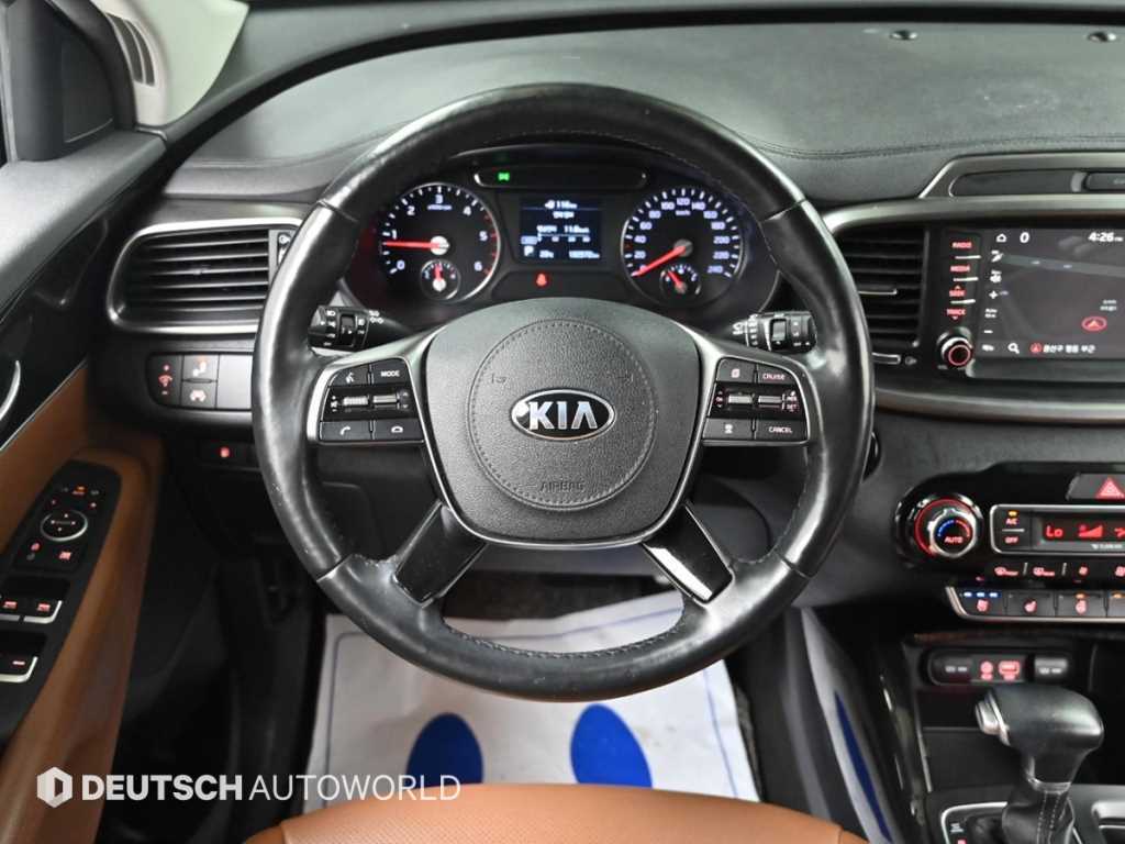 Kia Sorento — photo 13