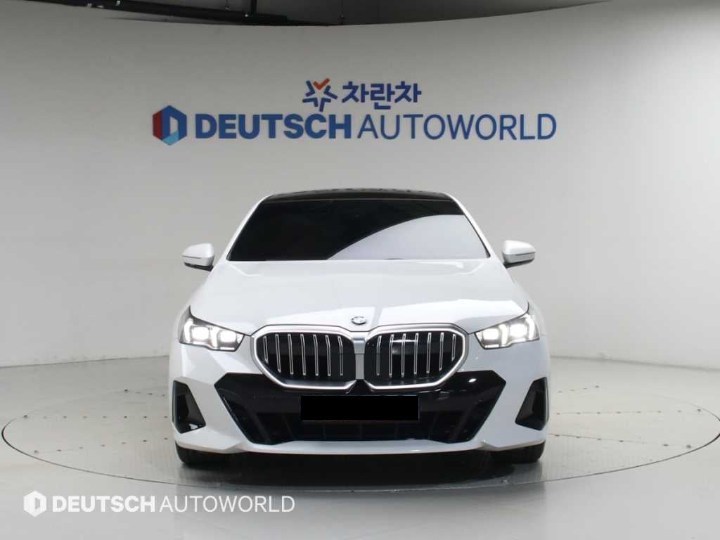 BMW 5-Series — photo 03