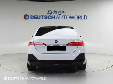 BMW 5-Series — photo 04