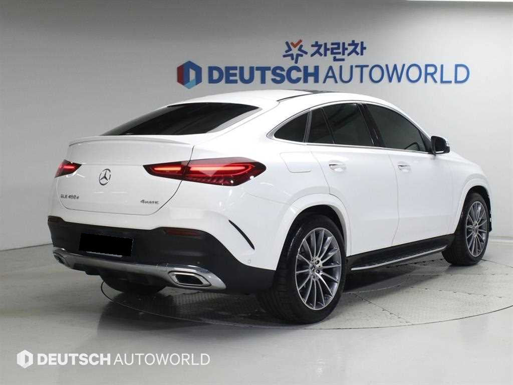 Mercedes-Benz GLE-Class — photo 02