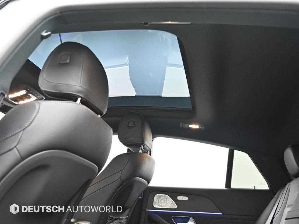 Mercedes-Benz GLE-Class — photo 18