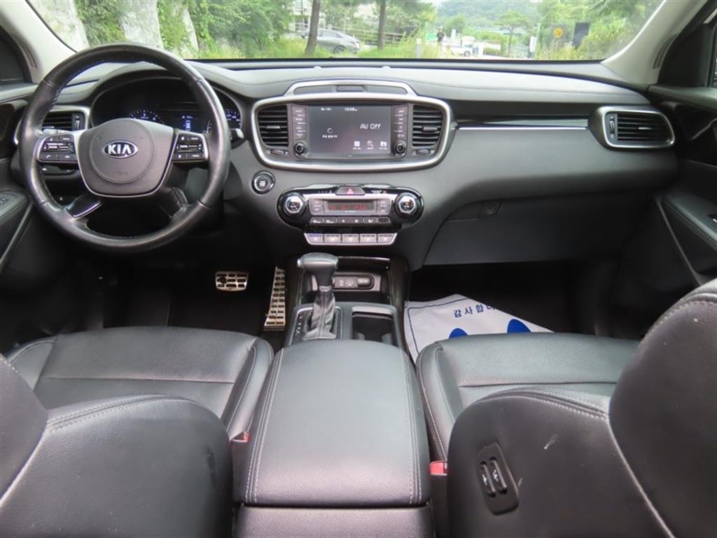 Kia Sorento — photo 15