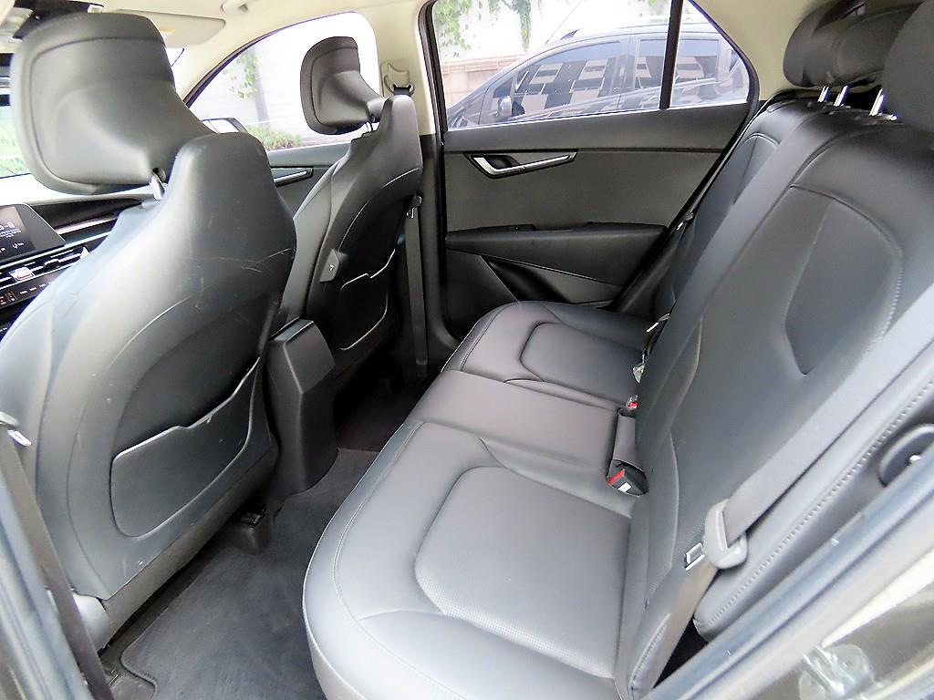Kia Niro — photo 06