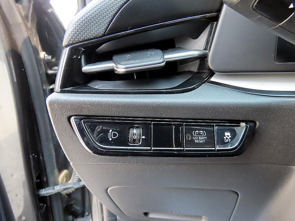Kia Niro — photo 12