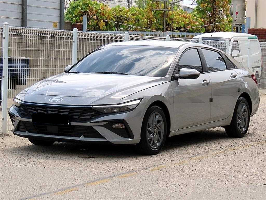 Hyundai Avante — photo 02