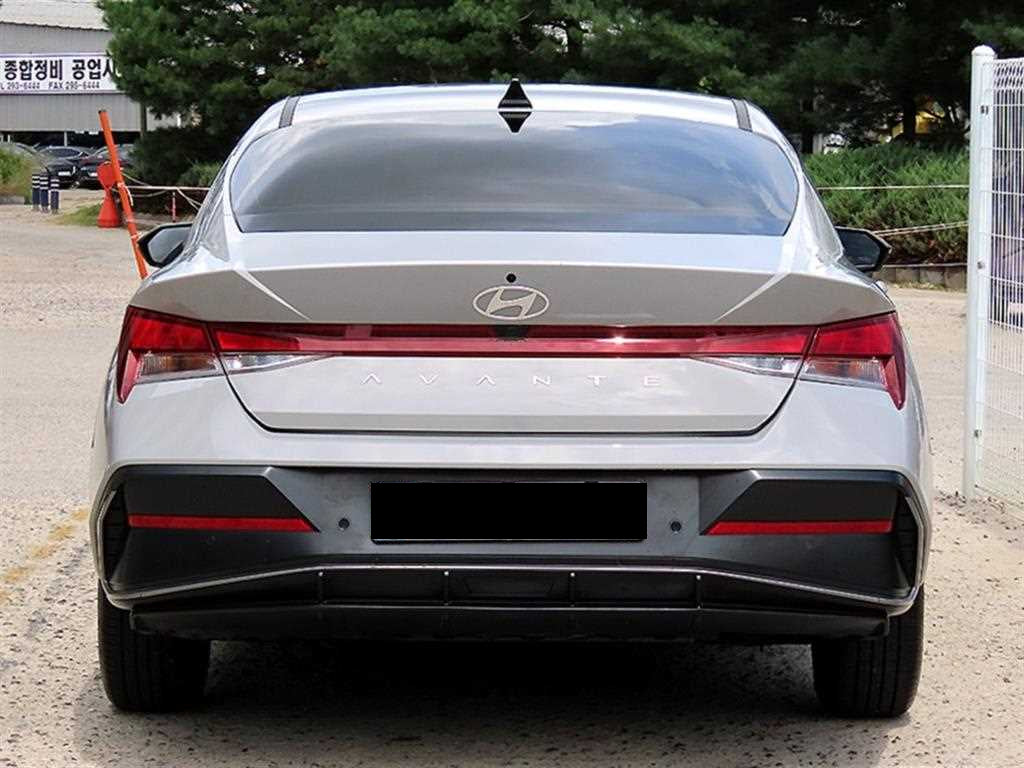 Hyundai Avante — photo 04