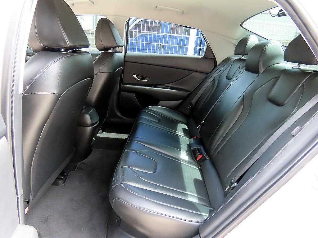 Hyundai Avante — photo 06