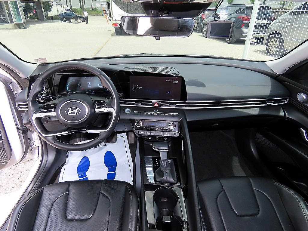 Hyundai Avante — photo 07
