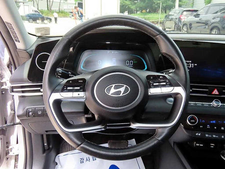 Hyundai Avante — photo 08