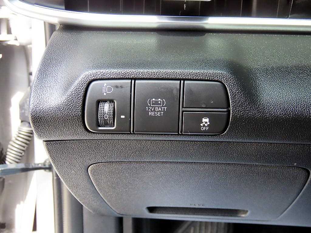 Hyundai Avante — photo 12