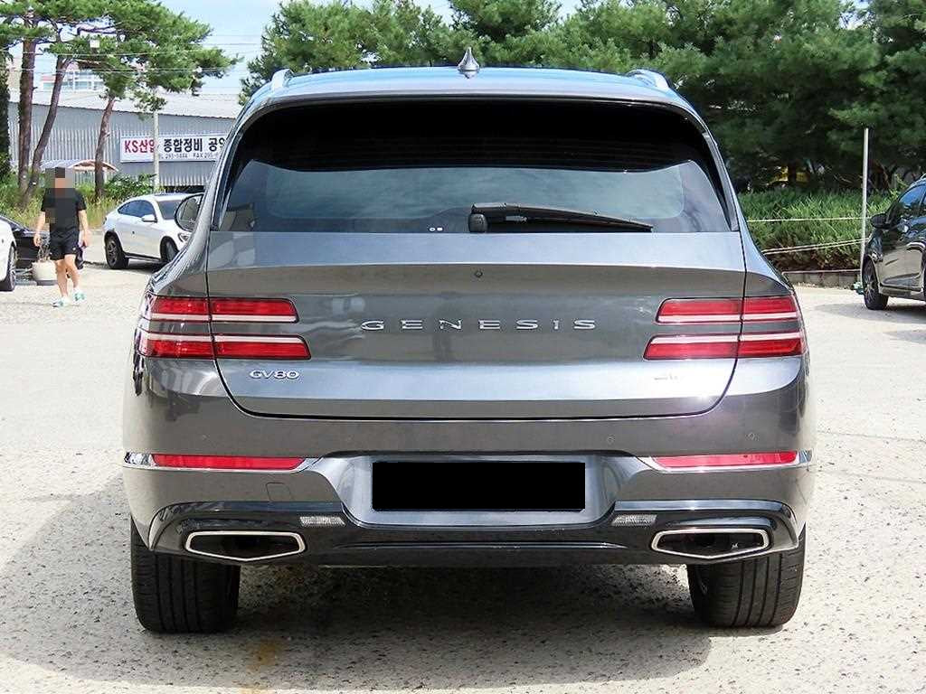 Genesis GV80 — photo 04