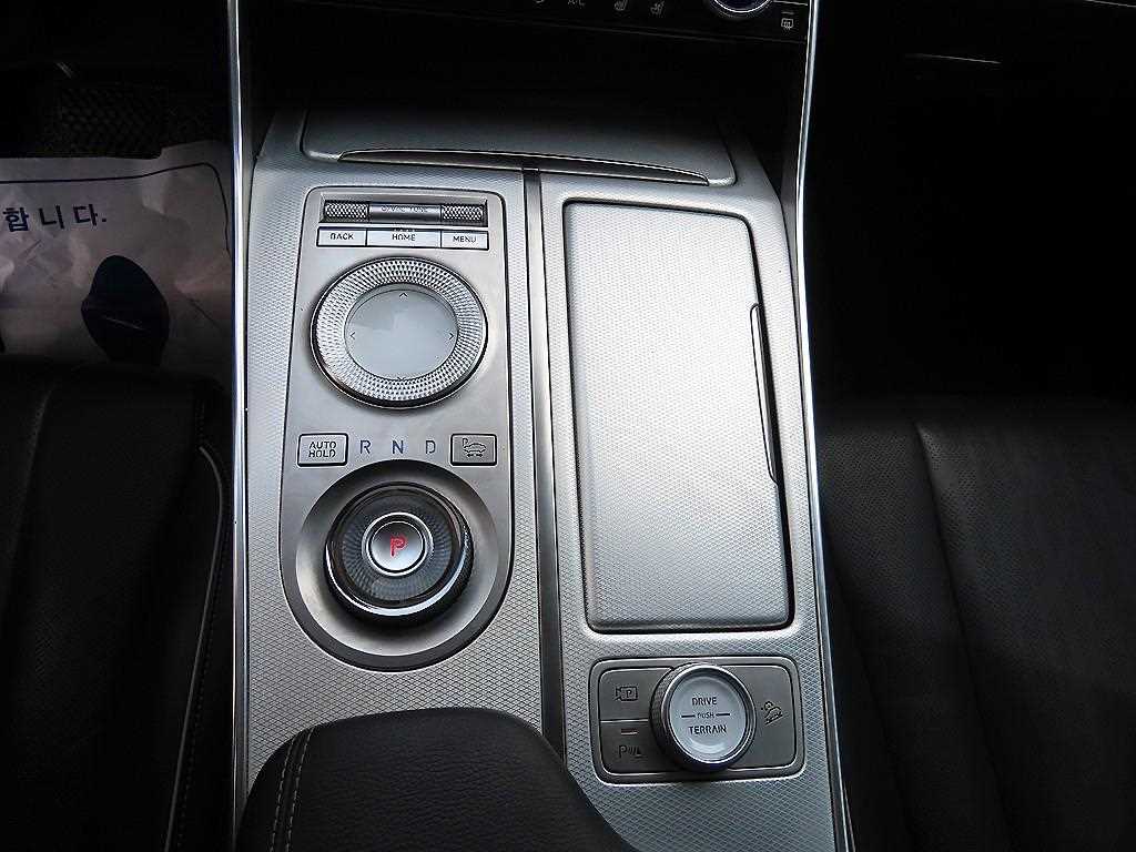 Genesis GV80 — photo 11