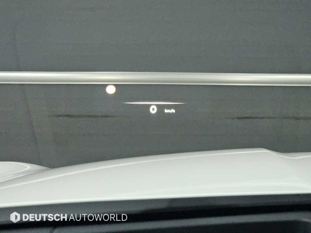 Genesis GV70 — photo 17