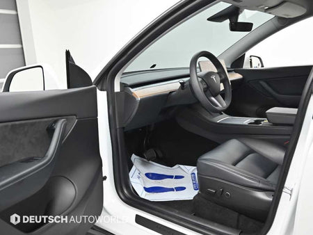 Tesla Model Y — photo 11