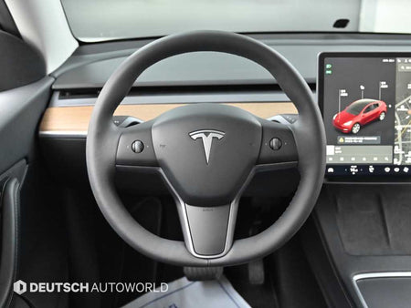 Tesla Model Y — photo 13