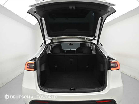 Tesla Model Y — photo 19