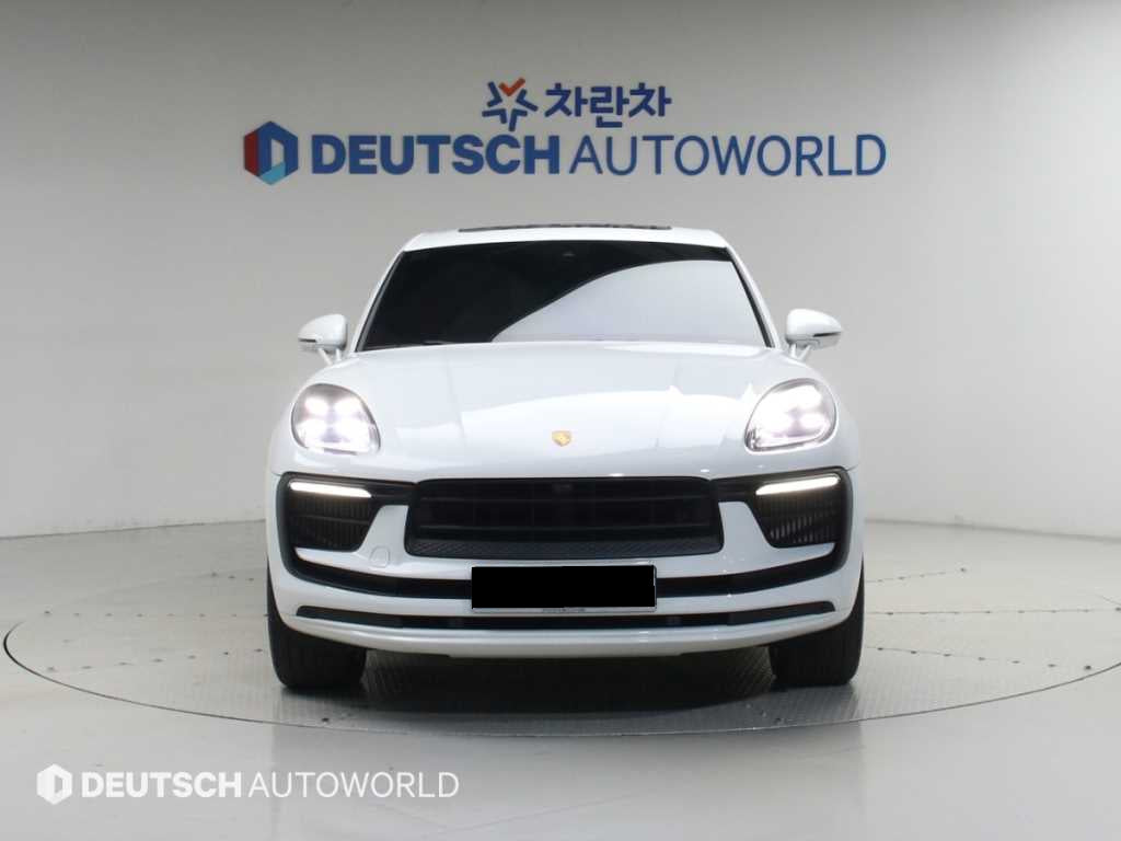 Porsche Macan — photo 03
