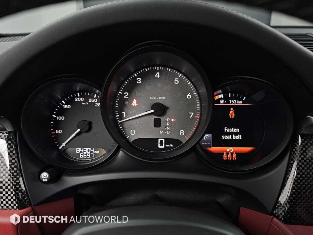 Porsche Macan — photo 08