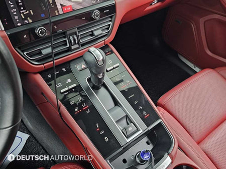 Porsche Macan — photo 09