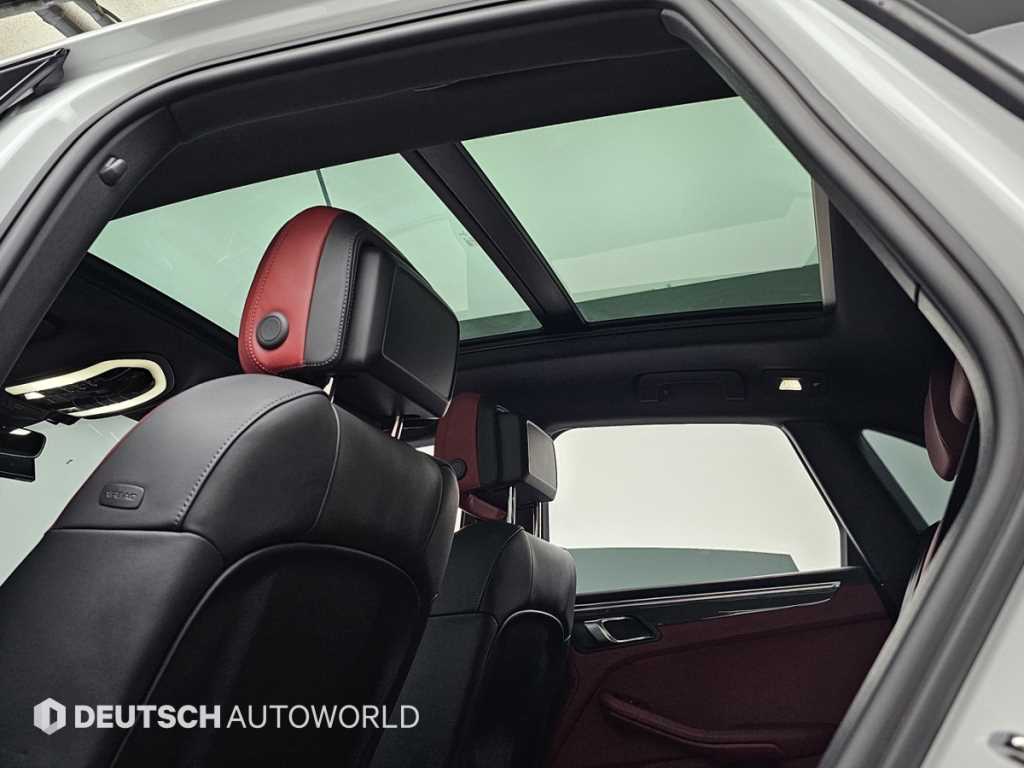 Porsche Macan — photo 18