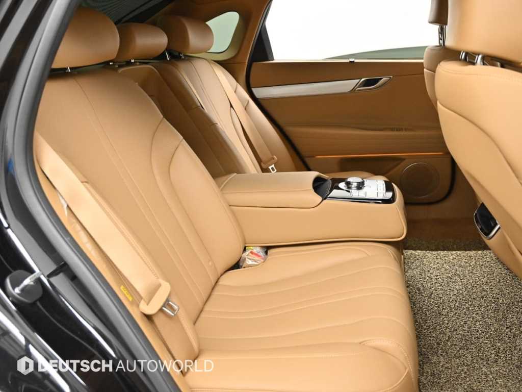 Genesis G80 — photo 12