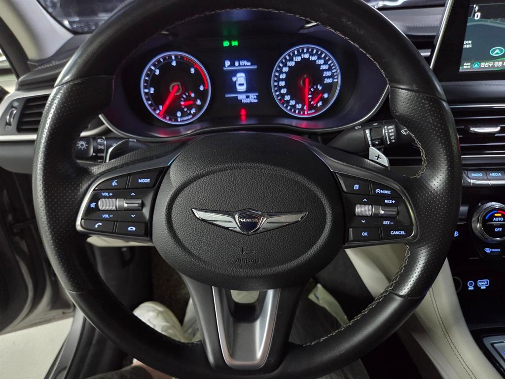 Genesis G70 — photo 06