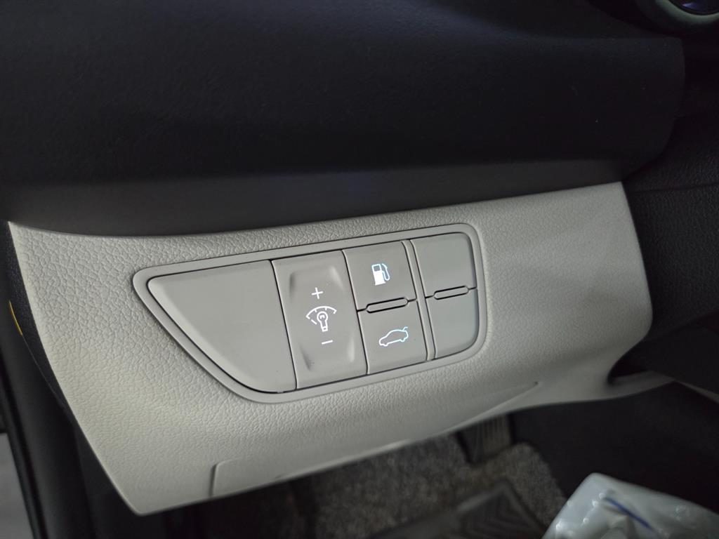 Genesis G70 — photo 16