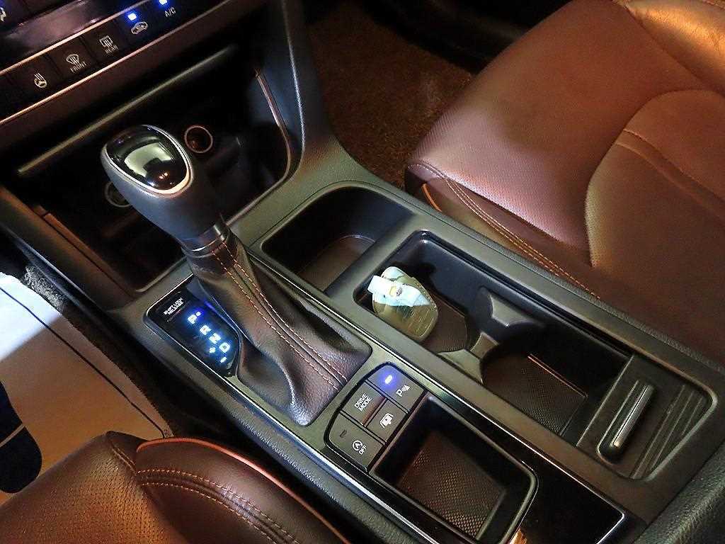 Hyundai Sonata — photo 12