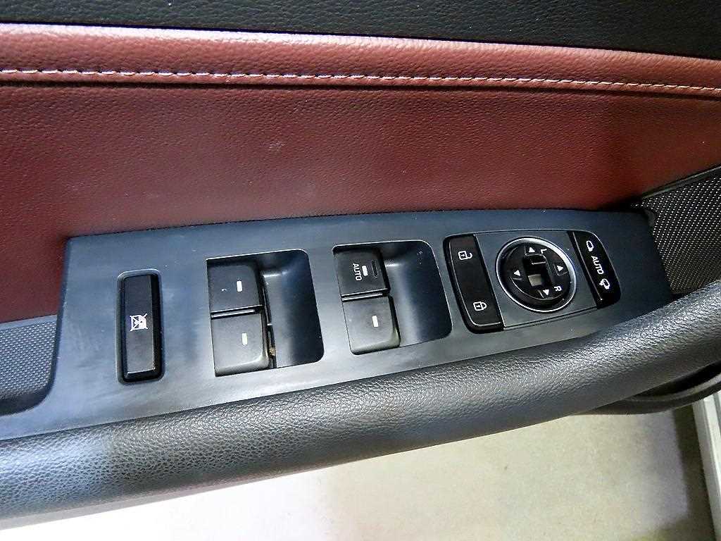 Hyundai Sonata — photo 13