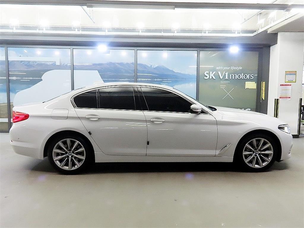 BMW 5-Series — photo 03