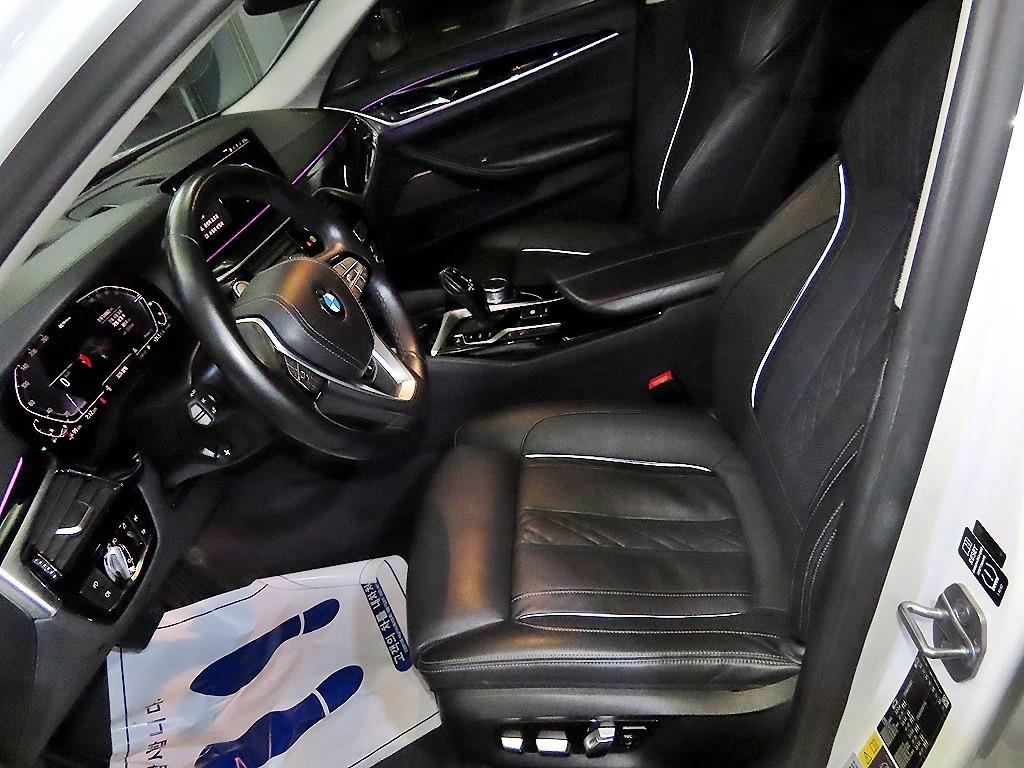BMW 5-Series — photo 06