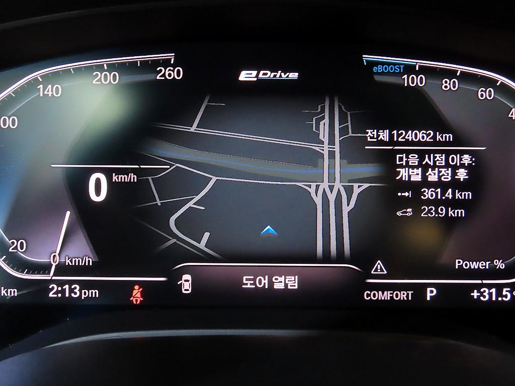BMW 5-Series — photo 09